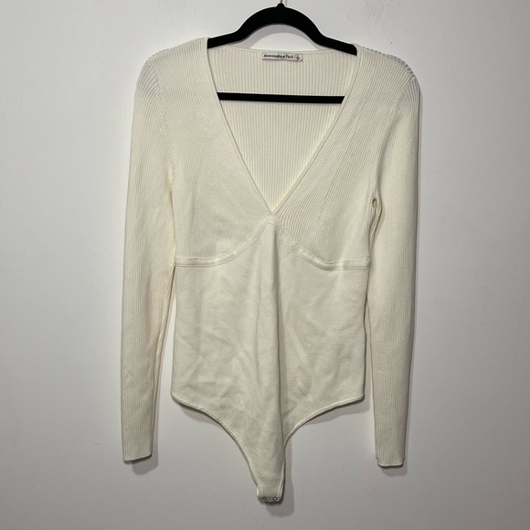 Abercombie & Fitch women's Cream long sleeve v neck ribbed bodysuit in size L - Picture 1 of 8
